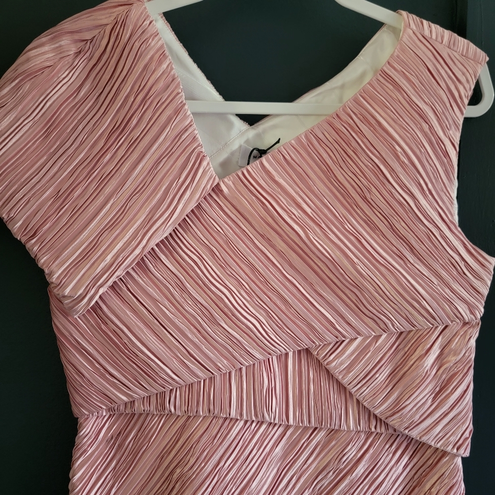 NWT Marina‎ Moscone One-Shoulder Spliced Top in Blush Size 6 Pleated Satin Top - Picture 2 of 11